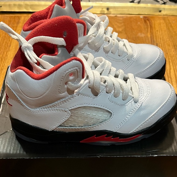 Air Jordan 5 Retro PS 'Fire Red' 2020 | White | Kid's Size 12 - Picture 3 of 6